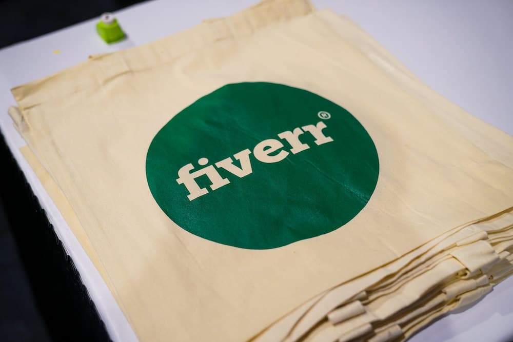 How to Make Money on Fiverr [5 Per Gig]