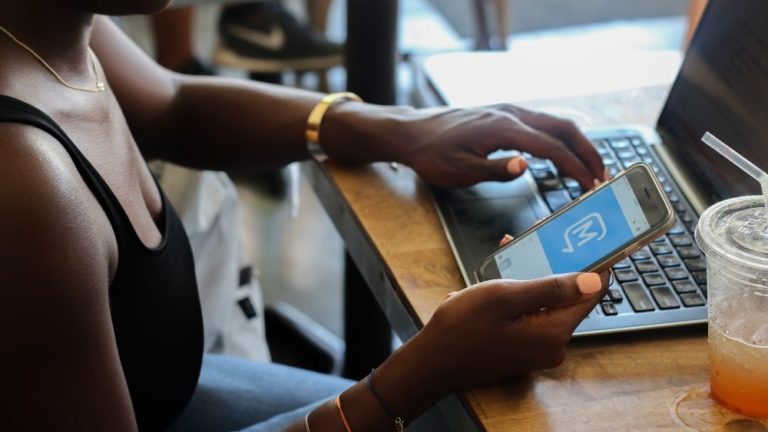 7 Best Cheap Business Cell Phone Plans